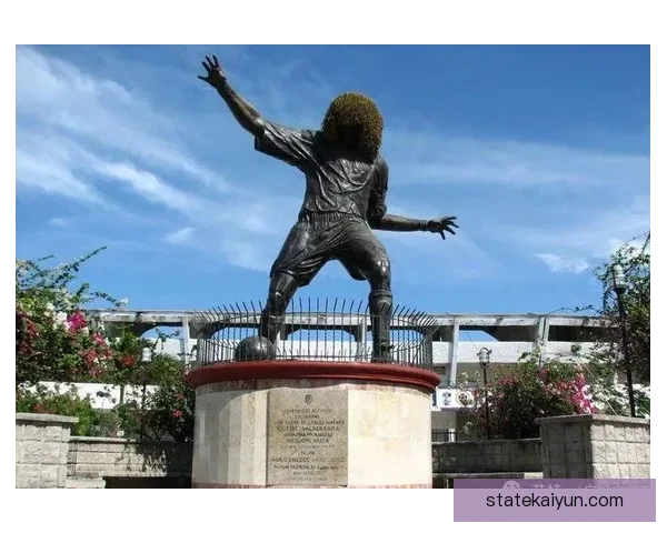 菲戈盘带风格展现独特技术创新，值得关注的足球艺术表现